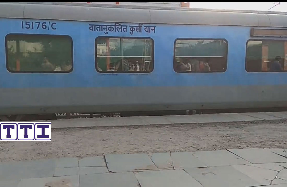 Kanpur Central - New Delhi Shatabdi Express