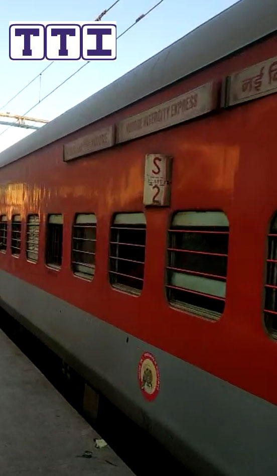 New Delhi - Indore Intercity Express