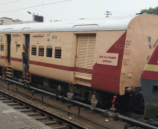 Delhi - Pathankot Superfast Express