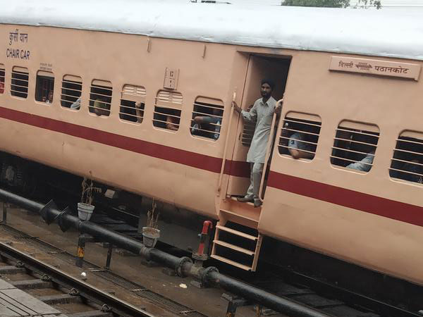 Pathankot - Delhi Superfast Express