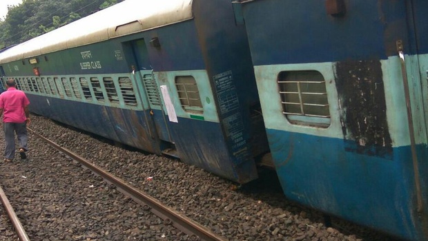 12 coaches of Thiruvananthapuram-Mangalore express train derail