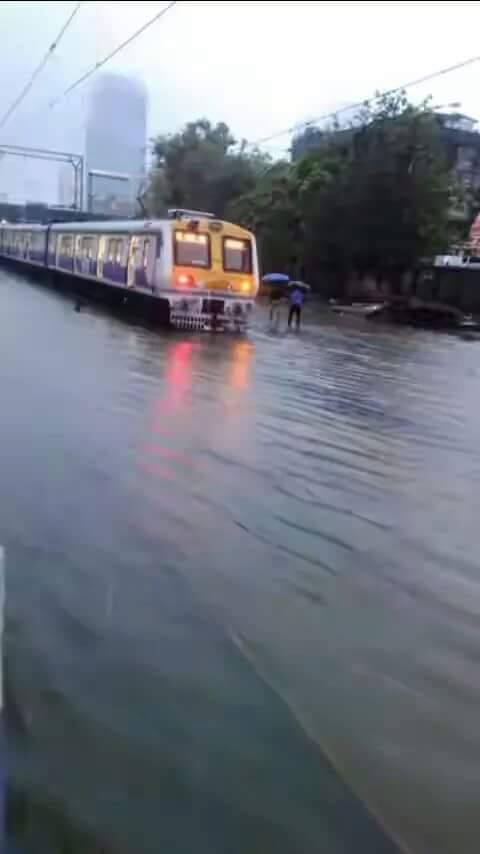 पानी में चलने वाली ट्रेन का मुम्बई में परिक्षण