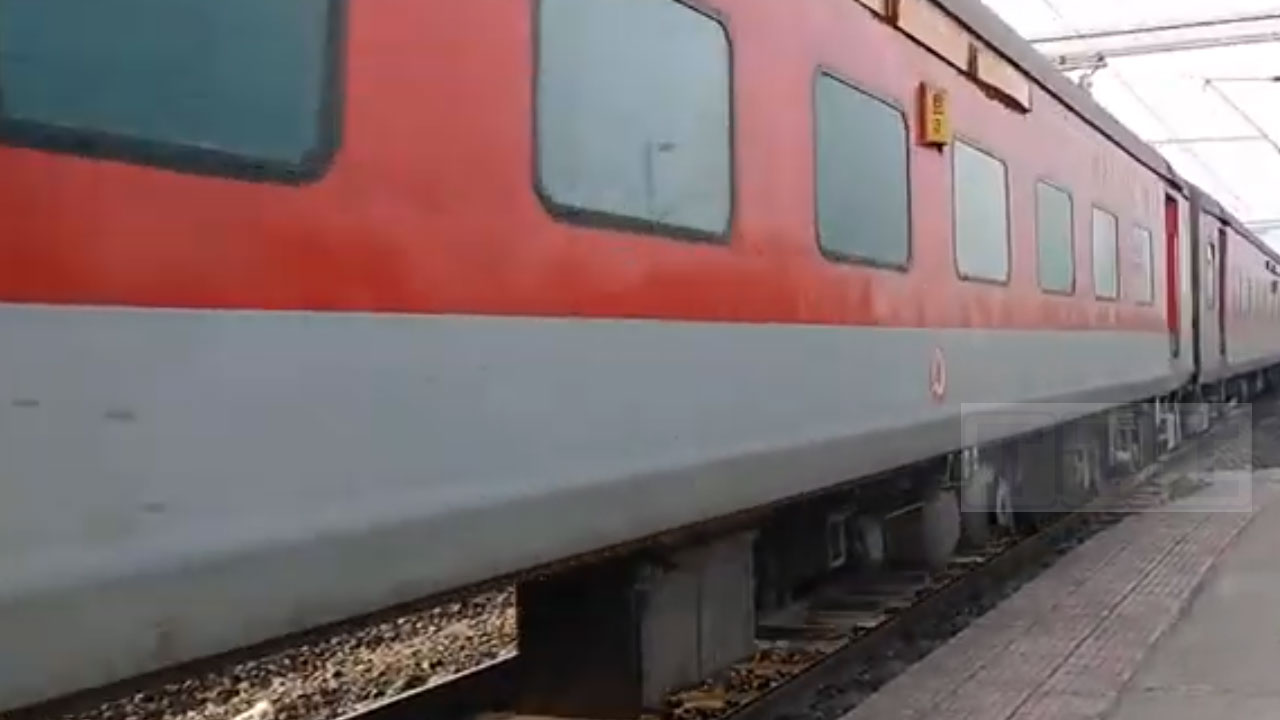 New Delhi - Dibrugarh Rajdhani Special