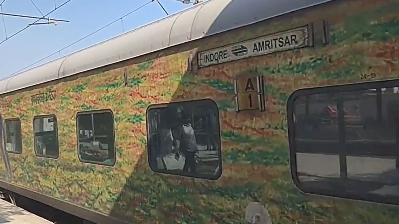 Indore - Amritsar Express